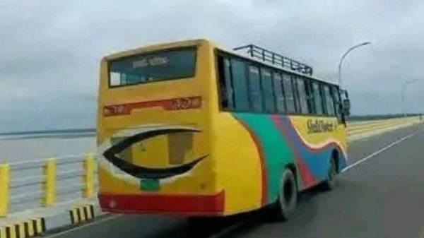 দীর্ঘ প্রতীক্ষার অবসান, ভাসানী সেতু পাড়ি দিয়ে কুড়িগ্রাম-গাইবান্ধায় ছুটছে বাস