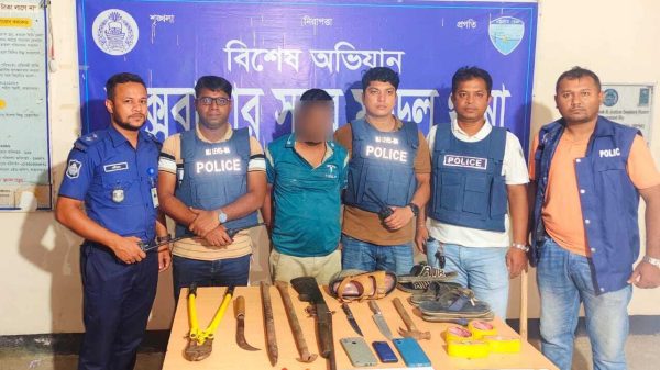 কক্সবাজার থানা পুলিশের অভিযানে ডাকাতির প্রস্তুতিকালে ১জন ডাকাত সদস্য গ্রেফতার