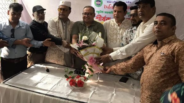 দৈনিক অপরাধ দমন’র সম্পাদক সেলিম খাঁনের সাথে মতবিনিময় 