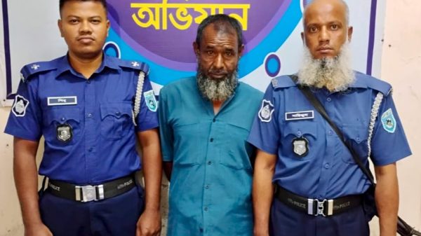 ফুলবাড়ীতে ১০০ পিস ইয়াবাসহ মাদক ব্যবসায়ী গ্রেফতার