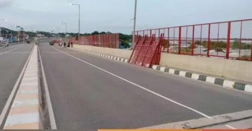 দুমকি উপজেলায়, নান্দনিক লেবুখালীর পায়রা সেতুতে লোহার খাঁচা, দর্শনার্থীদের মধ্যে হতাশা।।