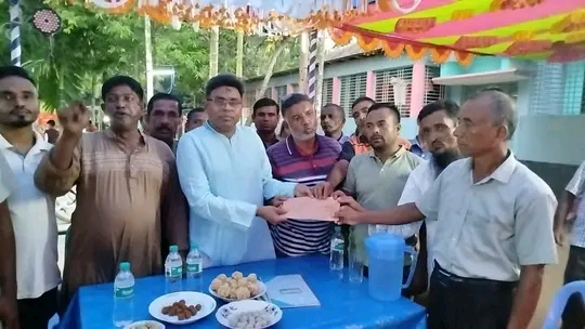 "সংখ্যালঘু নয়, আমরা সবাই বাংলাদেশী শারদীয় দূর্গা মন্দির পরিদর্শনে এ কথা বললেন অ্যাডভোকেট নাজেমুল ইসলাম নয়ন