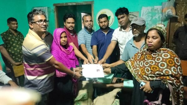 দপ্তিয়র ইউনিয়নে ভিডব্লিউবি কর্মসূচির চাউল বিতরণ