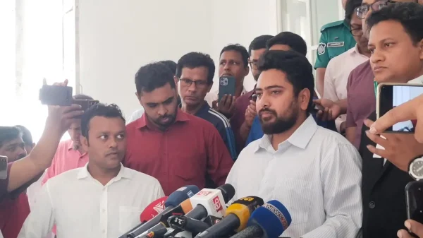 বিচার মাধ্যমে আওয়ামী লীগের বিষয়ে ফয়সালা করা উচিত: নাহিদ