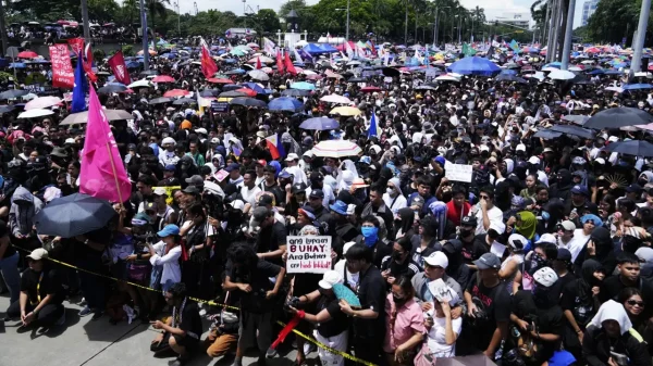 ফিলিপাইনে বিক্ষোভে উত্তাল রাজধানীর ম্যানিলা