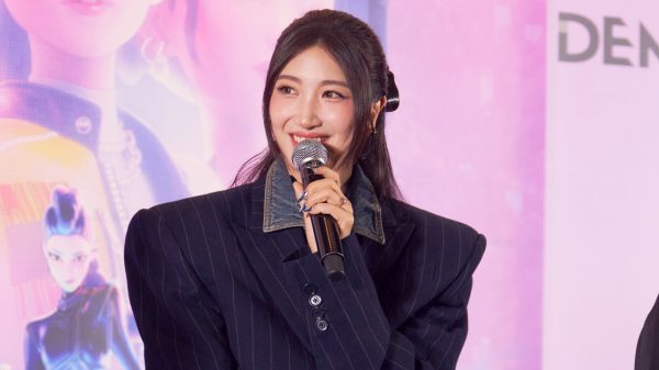 গ্র্যামির মঞ্চে সেই কে-পপ গায়িকা